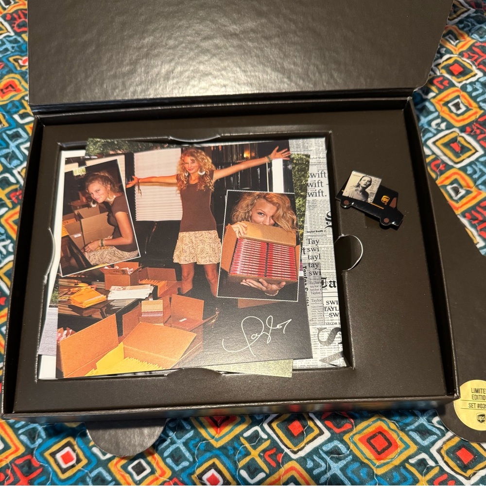 Taylor Swift Reputation UPS Truck Box Set - Picture 3 of 5